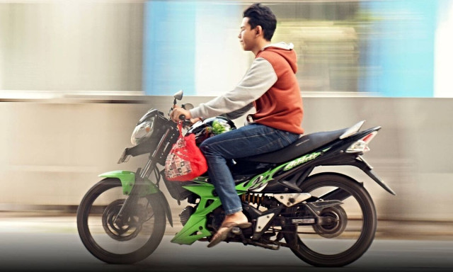 Δεν φοράς κράνος, δεν βάζεις βενζίνη - «Μπλόκο» από τους πρατηριούχους