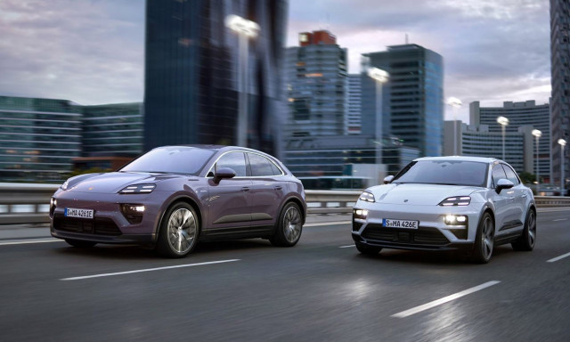 Στις νέες Porsche μπορείς να βλέπεις και YouTube