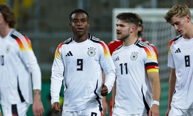 Σκάνδαλο με Μουκόκο: Τέσσερα χρόνια μεγαλύτερος λέει ο πατέρας του!