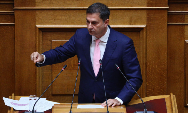 Χάρης Θεοχάρης: «Ο προϋπολογισμός του 2025 στηρίζει τις οικογένειες και τους νέους»