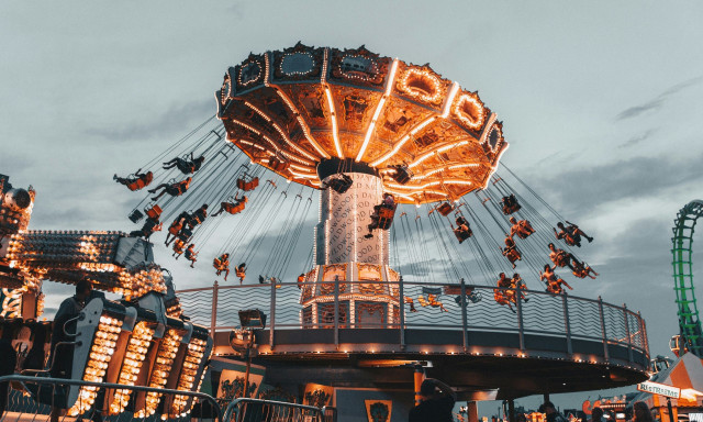 Βλάβη σε λούνα παρκ της Αττικής - Παιδιά έμειναν στον αέρα για τουλάχιστον 15 λεπτά