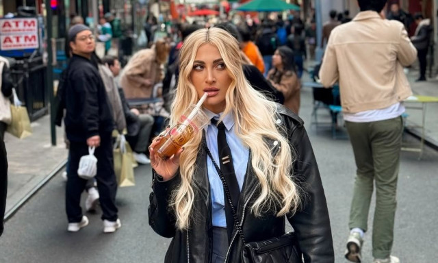 Ιωάννα Τούνη: Χριστουγεννιάτικη απόδραση στο Παρίσι με τον μικρό Πάρη