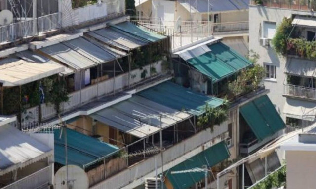 Πώς να καθαρίσετε τις εξωτερικές τέντες;