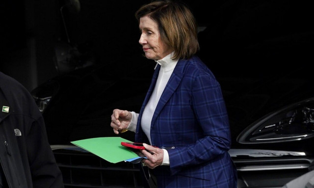 ΗΠΑ: Η Πελόζι υποβλήθηκε σε επέμβαση για το ισχίο της μετά από πτώση της στην Ευρώπη