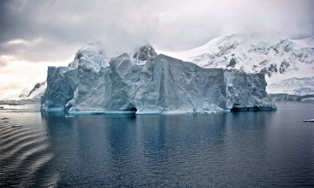 Ανταρκτική: Το μεγαλύτερο παγόβουνο «απεγκλωβίστηκε» και τραβά προς τα βόρεια