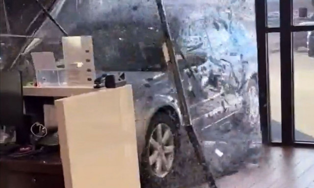 Τα πήρε στο κρανίο γιατί του πούλησαν σκάρτο αυτοκίνητο