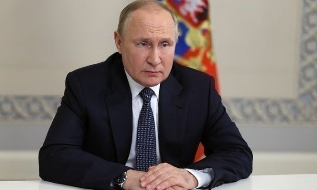 Ο Πούτιν κατηγορεί τη Δύση ότι ωθεί τη Ρωσία στις "κόκκινες γραμμές" της