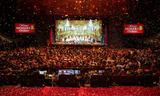 Christmas Theater: Μουσικό ταξίδι με την Ορχήστρα Μότσαρτ της Βιέννης