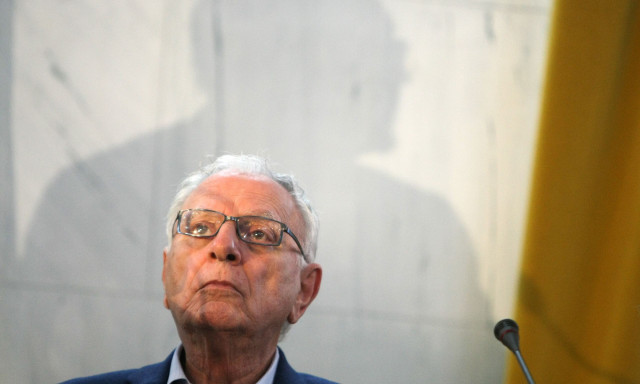 Κώστας Χαρδαβέλλας: «Ο χάρος ο αδυσώπητος κάλεσε πρώτα τον νεότερο από τους τρεις μας»