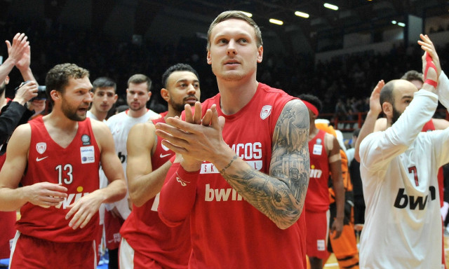 Γιάνις Τίμα - Ολυμπιακός: «Πάντα θα θυμόμαστε την ευγενική καρδιά και το χαμόγελό σου»