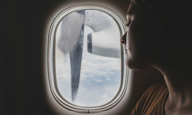 Γιατί τα παράθυρα των αεροπλάνων είναι στρογγυλά - Είναι ζήτημα ζωής και θανάτου
