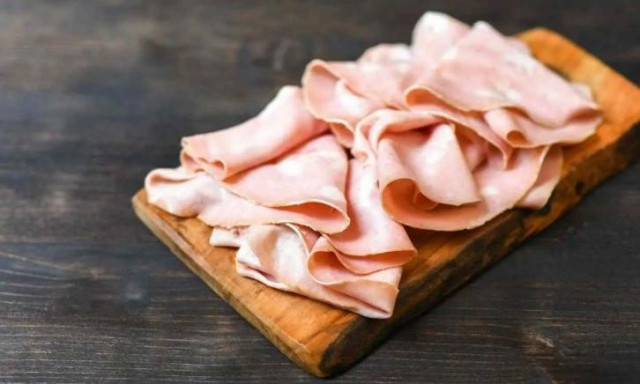 Γιατί η μορταδέλα είναι ροζ; Η... παράξενη απάντηση
