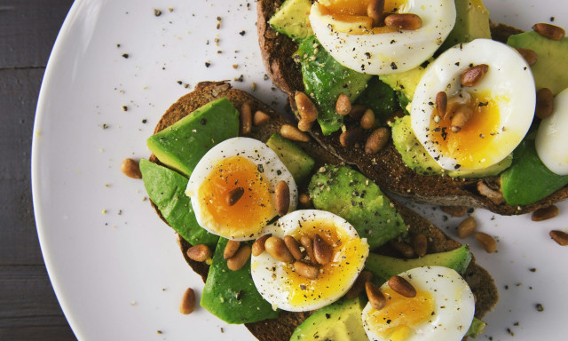 Έξι λόγοι για τους οποίους τα αυγά είναι η πιο υγιεινή τροφή στον πλανήτη