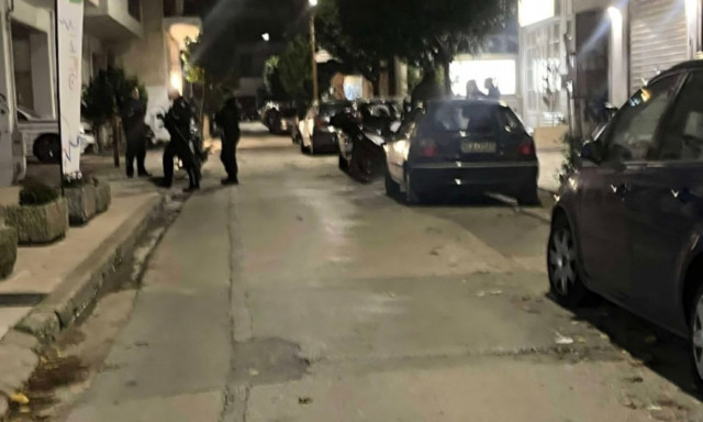 Λάρισα: Κορίτσι παρασύρθηκε από αυτοκίνητο στο κέντρο της πόλης - Εσπευσμένα στο Νοσοκομείο