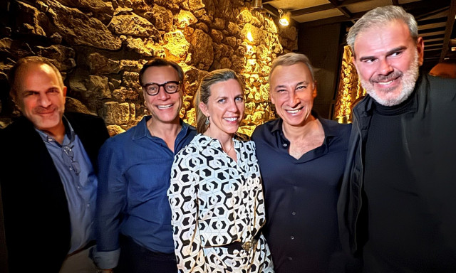 Μίνως Μάτσας - «Ξανά μαζί»: Συνεχίζονται με μεγάλη επιτυχία οι παραστάσεις στο Gazarte