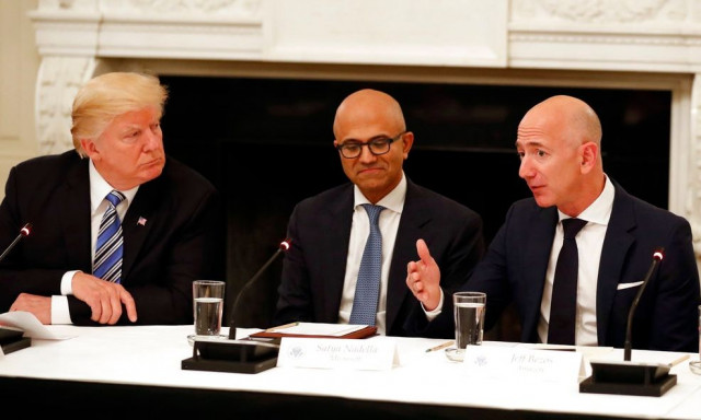 Το δείπνο του Τραμπ με τον «Μr Amazon» Τζεφ Μπέζος στο Μαρ-α-Λάγο - Η δωρεά του 1 εκατ. δολαρίων