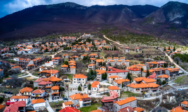 Οι Άλπεις στην Ελλάδα: Το χωριό με την ανεπανάληπτη ομορφιά που σε μεταφέρει στην Ελβετία