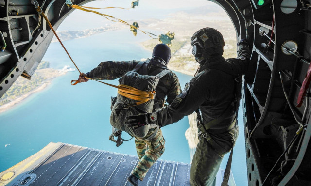 Επαγγελματίες Οπλίτες: Μπορούν να παραμείνουν στις ΕΔ μέχρι τη συμπλήρωση 35 ετών υπηρεσίας