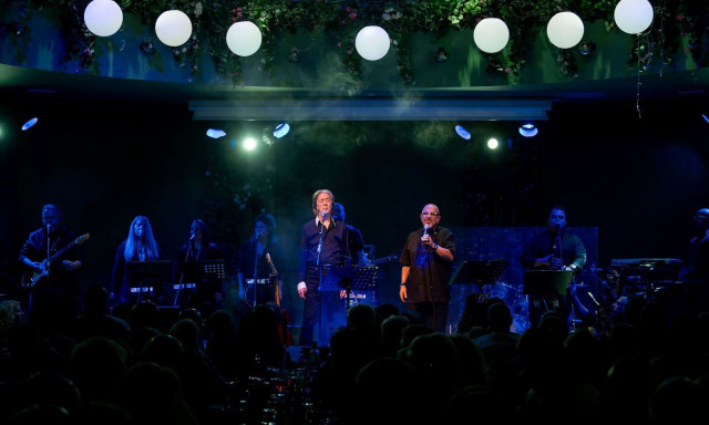 Θέατρο Άλσος: «Αχ Σάββατα!» και στις γιορτές με τον Κώστα Τουρνά και τον Γιάννη Ζουγανέλη