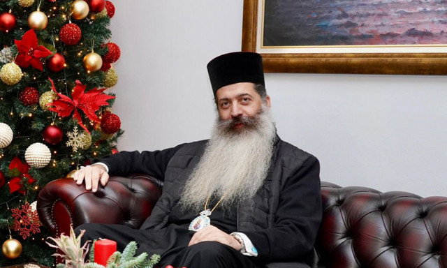Μητροπολίτης Φθιώτιδος στο Newsbomb.gr: «Τα Χριστούγεννα είναι συναγερμός αφύπνισης»
