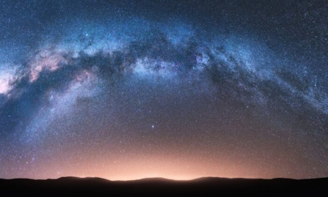 Τι σχήμα έχει το σύμπαν; Οι ειδικοί μπορεί να έχουν βρει την απάντηση και είναι συγκλονιστική