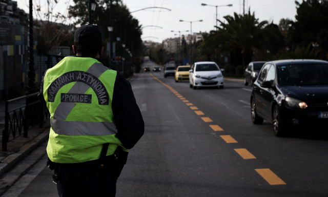 Χριστούγεννα 2024: Σε ισχύ από σήμερα τα αυξημένα μέτρα της Τροχαίας ενόψει των εορτών