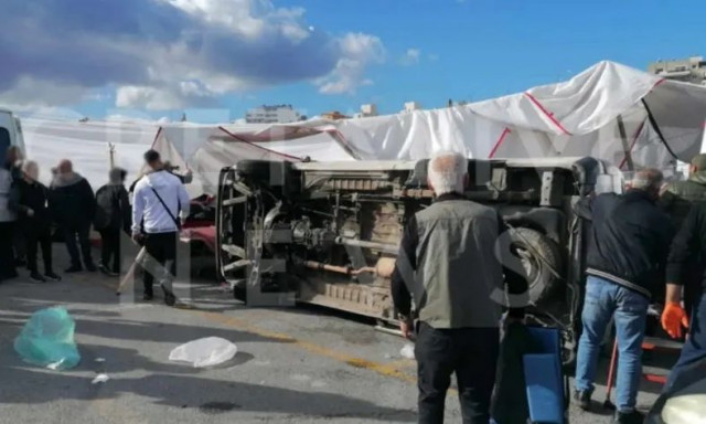 Ηράκλειο: Απίστευτες εικόνες σε λαϊκή – Τούμπαρε φορτηγάκι από τους ισχυρούς ανέμους