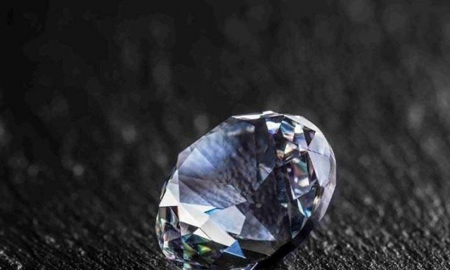 Πόσο αξίζει ένα χρυσό ζιργκόν; Εδώ είναι η απάντηση - Ζιργκόν vs Διαμάντι