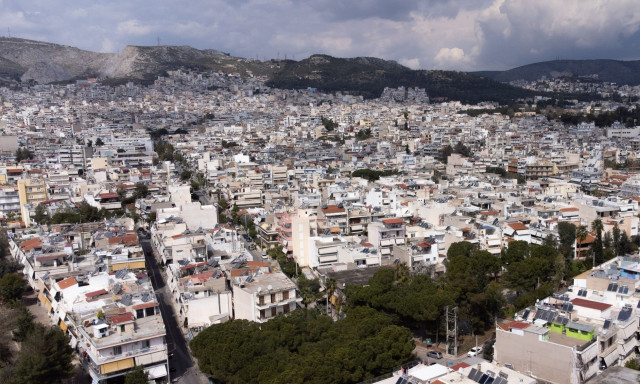 Μειώσεις στον ΕΝΦΙΑ και σε άλλους 19 φόρους - «Ψαλίδι» στις αντικειμενικές αξίες