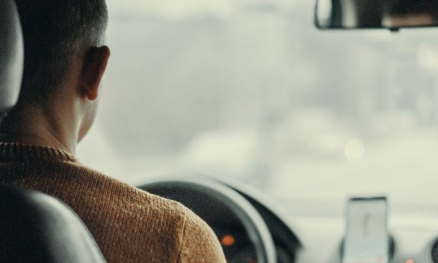 Υπάρχει λύση για να ζεσταίνονται οι οδηγοί τον χειμώνα στα αυτοκίνητα - Οικονομική και εύκολη