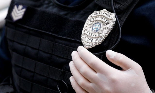 Στο αυτόφωρο ο αστυνομικός της Βουλής για την υπόθεση της ενδοοικογενειακής βίας