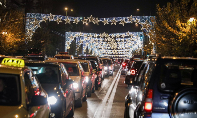 Κίνηση στους δρόμους: Απροσπέλαστο το κέντρο - Πού αλλού υπάρχει μποτιλιάρισμα