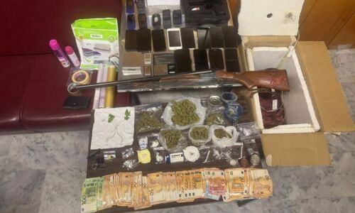 Άρτα: Συγγενείς μέλη σε εγκληματική οργάνωση -  Διακίνησαν ναρκωτικά αξίας μισού εκατομμυρίου