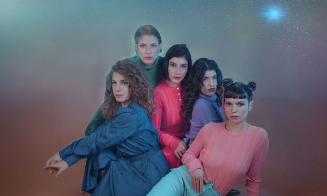 Θέατρο Αργώ: Πρεμιέρα για το «Στην κορυφή του κόσμου, εκεί να με πας» και τη γυναικεία εμπειρία