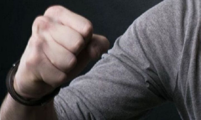 Χανιά: Άνδρας γρονθοκόπησε 14χρονους μέσα σε κινηματογράφο γιατί έκαναν φασαρία!