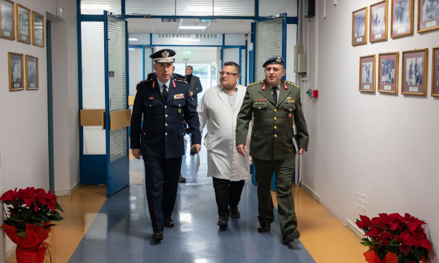 Η ηγεσία της ΕΛ.ΑΣ. επισκέφτηκε τους αστυνομικούς που νοσηλεύονται στο 401