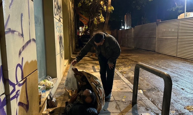 Τα Χριστούγεννα της  «ΑΠΟΣΤΟΛΗΣ» δίπλα στους αστέγους