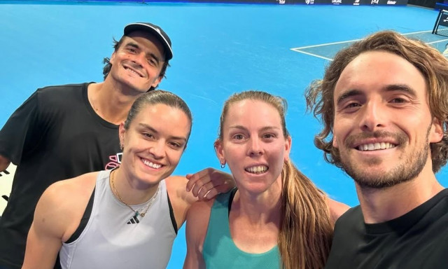 Στέφανος Τσιτσιπάς, Μαρία Σάκκαρη: Έκαναν Χριστούγεννα σε court της Αυστραλίας