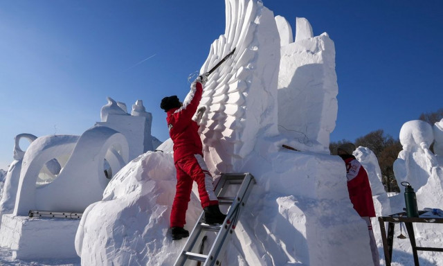 Κίνα: Άνοιξε τις πύλες της η εντυπωσιακή «Πόλη του Πάγου» της Χαρμπίν