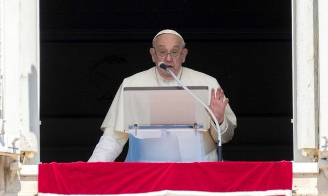 Πάπας Φραγκίσκος: Να επιτηρούμε προσεκτικά την τεχνητή νοημοσύνη