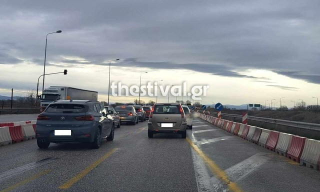 Θεσσαλονίκη: Ουρές χιλιομέτρων στα διόδια Μαλγάρων