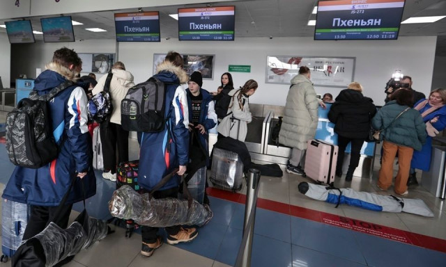 Άνοιξαν ξανά τα τέσσερα αεροδρόμια της Μόσχας: Είχαν κλείσει για λόγους «ασφαλείας»