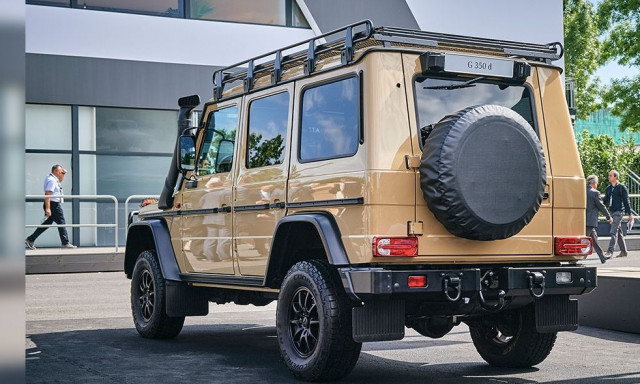H Mercedes G-Class συνεχίζει να φορά στολή!