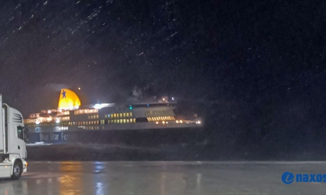 Κακοκαιρία «Elena»: Προβλήματα στη Νάξο - Δεν έδεσε πλοίο, ξεριζώθηκε δέντρο
