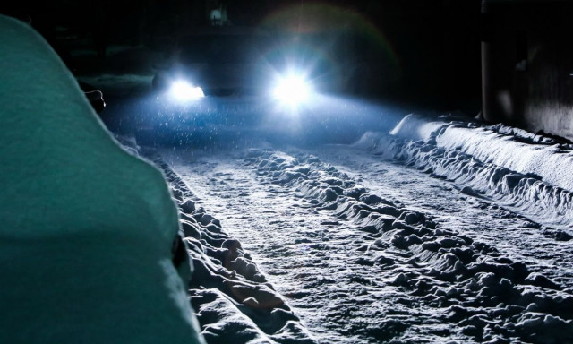 Εύβοια: Ξεκίνησαν οι χιονοπτώσεις - Tο έστρωσε στη Σέτα