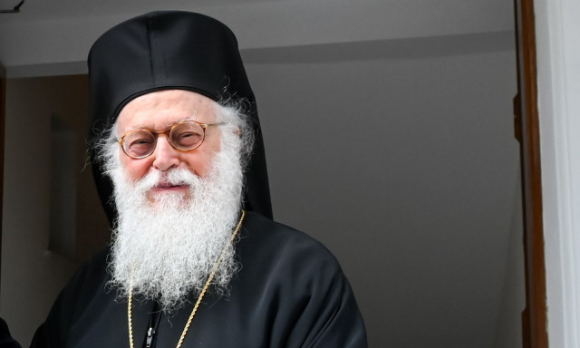 Κρίσιμες οι επόμενες ώρες για τον Αρχιεπίσκοπο Αλβανίας Αναστάσιο - Οι πληροφορίες για την υγεία του