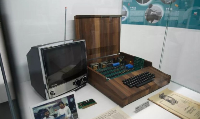 O παράξενος λόγος για τον οποίο ο πρώτος υπολογιστής της Apple είχε τιμή 666,66 δολάρια
