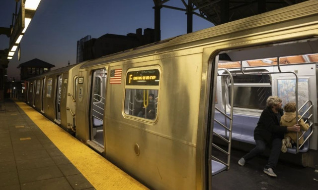 ΗΠΑ: Αναγνωρίστηκε η γυναίκα που έκαψε ζωντανή 33χρονος μέσα στο μετρό της Νέας Υόρκης