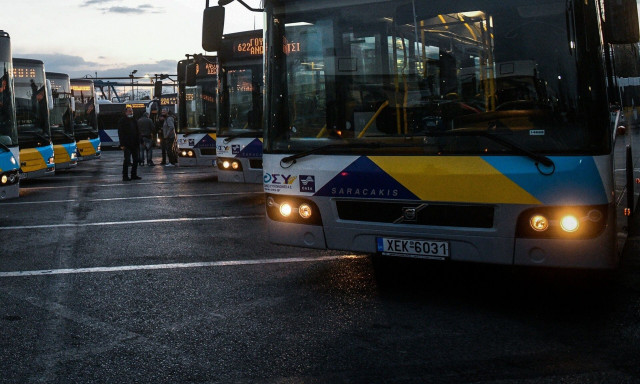 Παραμονή Πρωτοχρονιάς: Πώς θα κινηθούν τα λεωφορεία απόψε - Τι θα γίνει με μετρό και τραμ