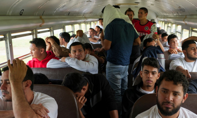 Ονδούρα: Απειλεί με κλείσιμο βάσεων των ΗΠΑ σε περίπτωση που υπάρξουν μαζικές απελάσεις